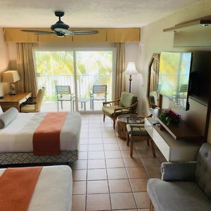Beachfront Double Room Two Double Beds